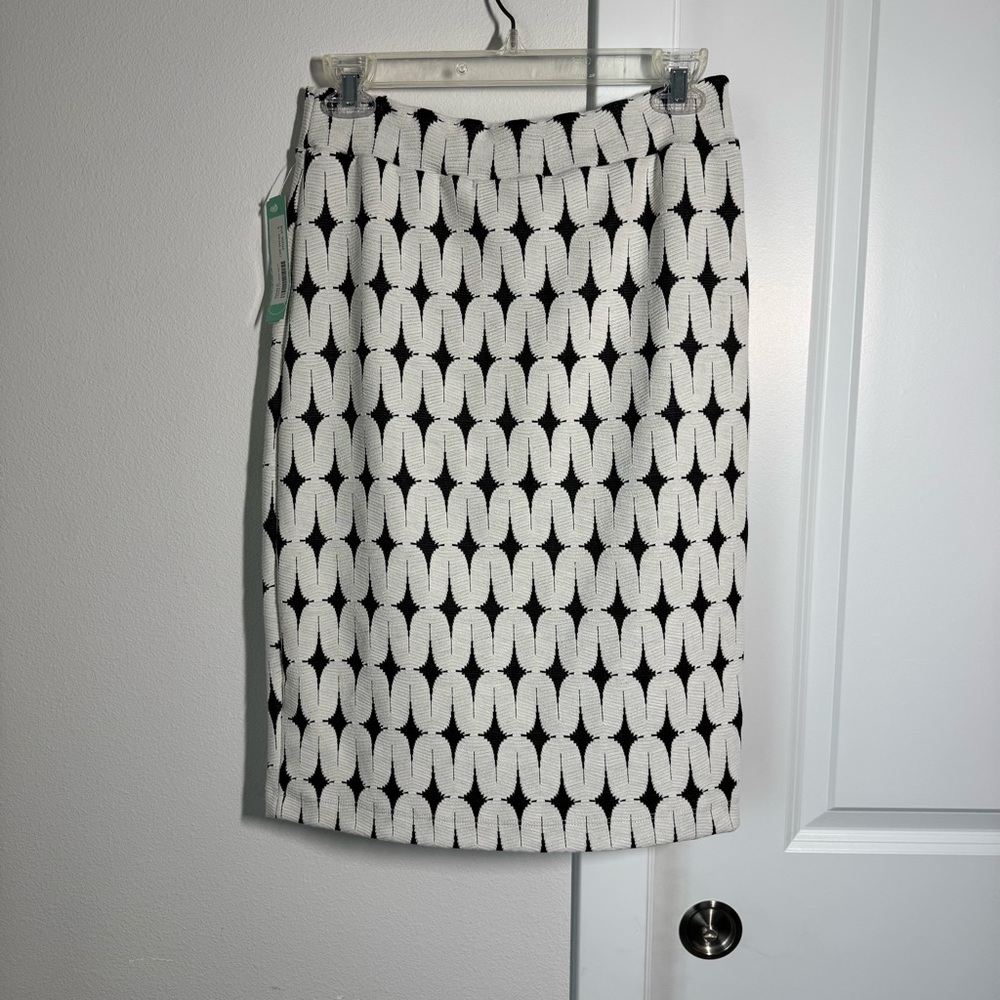 NWT Renee C Black and White Pencil Skirt Size Small Geometric Stretch Fall - Picture 5 of 7